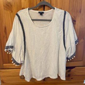 White dress top with big sleeves